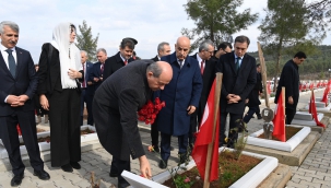 Başkan Güngör, KKTC Cumhurbaşkanı Tatar ile Kapıçam Mezarlığı'nı Ziyaret Etti