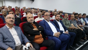 GAZZE BİLİNCİ KONFERANSI MURAT AKKURT GENÇLİK MERKEZİ'NDE GERÇEKLEŞTİ