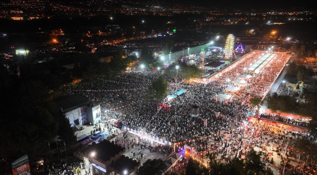 Geleneksel Ağustos Fuarı'na Ziyaretçi Akını; 11 Günde 750 Bini Aştı