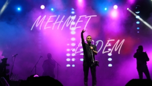 Mehmet Erdem'le KAFUM Açık Hava Korosuna Dönüştü