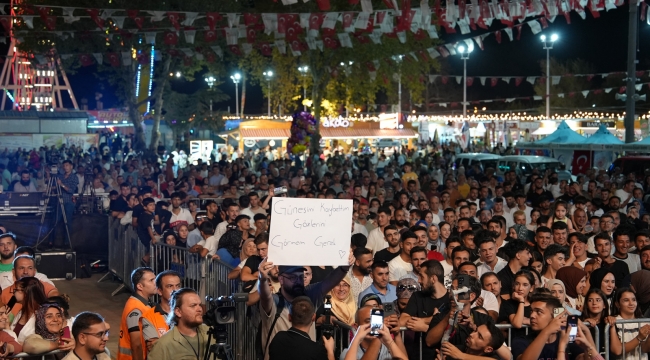 Türk Pop Müziğinin Efsane İsmi Mithat Körler KAFUM'da Sahne Aldı