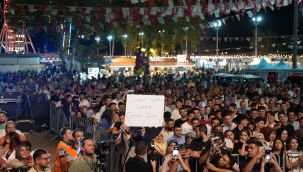 Türk Pop Müziğinin Efsane İsmi Mithat Körler KAFUM'da Sahne Aldı