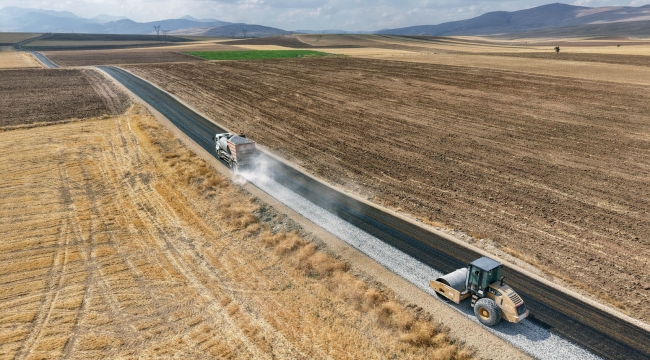 Büyükşehir Afşin'de 9 Mahalleye Ulaşım Sağlayan Grup Yolunu Yeniledi