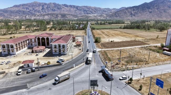 Büyükşehir'den Göksun'daki 2 Önemli Ulaşım Sorununa Neşter