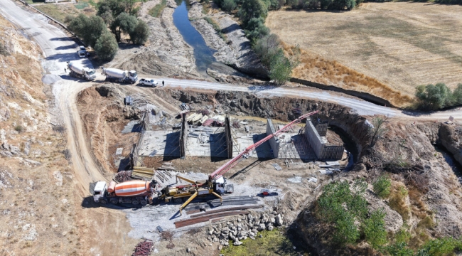 Göksun'daki Modern Köprü Hızla Yükseliyor