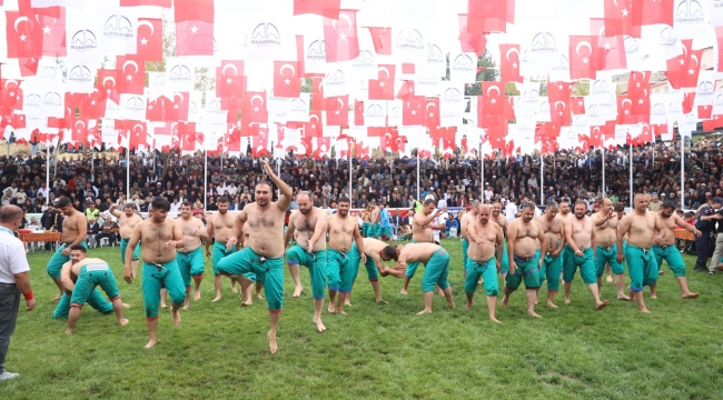 14. GELENEKSEL BERTİZ BAYDEMİRLİ KISA ŞALVAR GÜREŞ FESTİVALİ COŞKUYLA GERÇEKLEŞTİRİLDİ