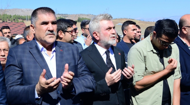 Başkan Görgel, Türkoğlu Belediye Başkanı Karaca'nın Acısını Paylaştı