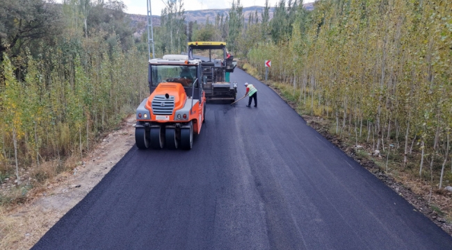 Büyükşehir, Çağlayancerit'te 65 Milyonluk Yol Yatırımı Yapıyor