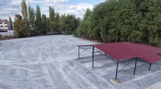 Büyükşehir, Elbistan Geçit Mahallesi'nde Sosyal Alanın Standardını İyileştirdi