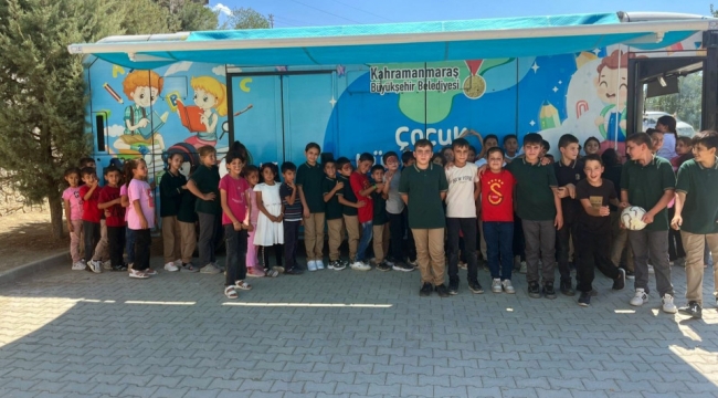 Büyükşehir'in Mobil Çocuk Kütüphanesi Her Yerde