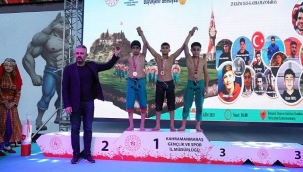 Nefes Kesen Türkiye Kısa Şalvar Güreş Şampiyonası Tamamlandı