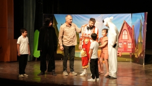 "Pamuk ile Kömür" Hayvan Sevgisini Sahneye Taşıdı