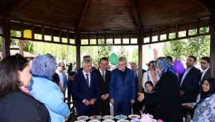 Ulu Çınarların Ellerinden Sevgiyle Dokunan Ürünler Beğeni Topladı