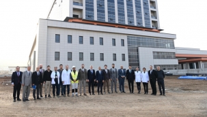 Başkan Görgel ve Vali Ünlüer, Ferhuş Sağlık Kompleksi'nde Yürütülen Çalışmaları Yerinde İnceledi