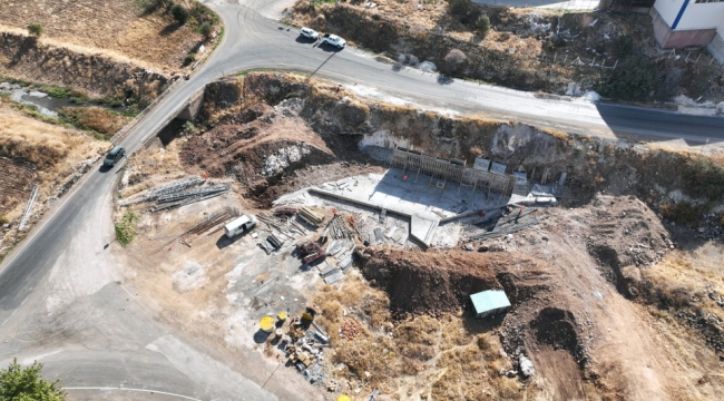 Büyükşehir Pazarcık'ta Yarım Asırlık Eski Köprüyü Yeniliyor