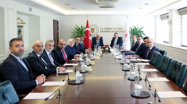 Kahramanmaraş Heyetinden Enerji ve Tabii Kaynaklar Bakanı Bayraktar'a Ziyaret