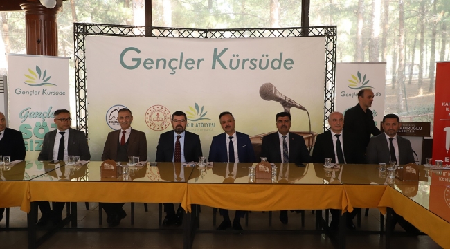 KAHRAMANMARAŞ'TA "GENÇLER KÜRSÜDE" PROJESİ TANITILDI: YENİ DÖNEM İÇİN PROTOKOL İMZALANDI