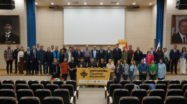 TRT RADYOSU MÜZİK AKADEMİSİ'NDE