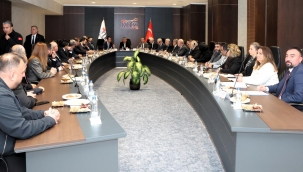 CHP Genel Başkanı Özgür Özel'den KMTSO'ya Ziyaret