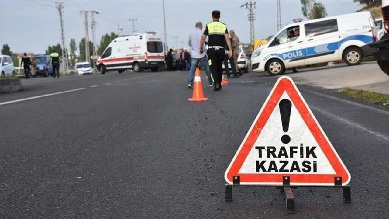 Kahramanmaraş'ta İki Otomobil Çarpıştı: 8 Yaralı