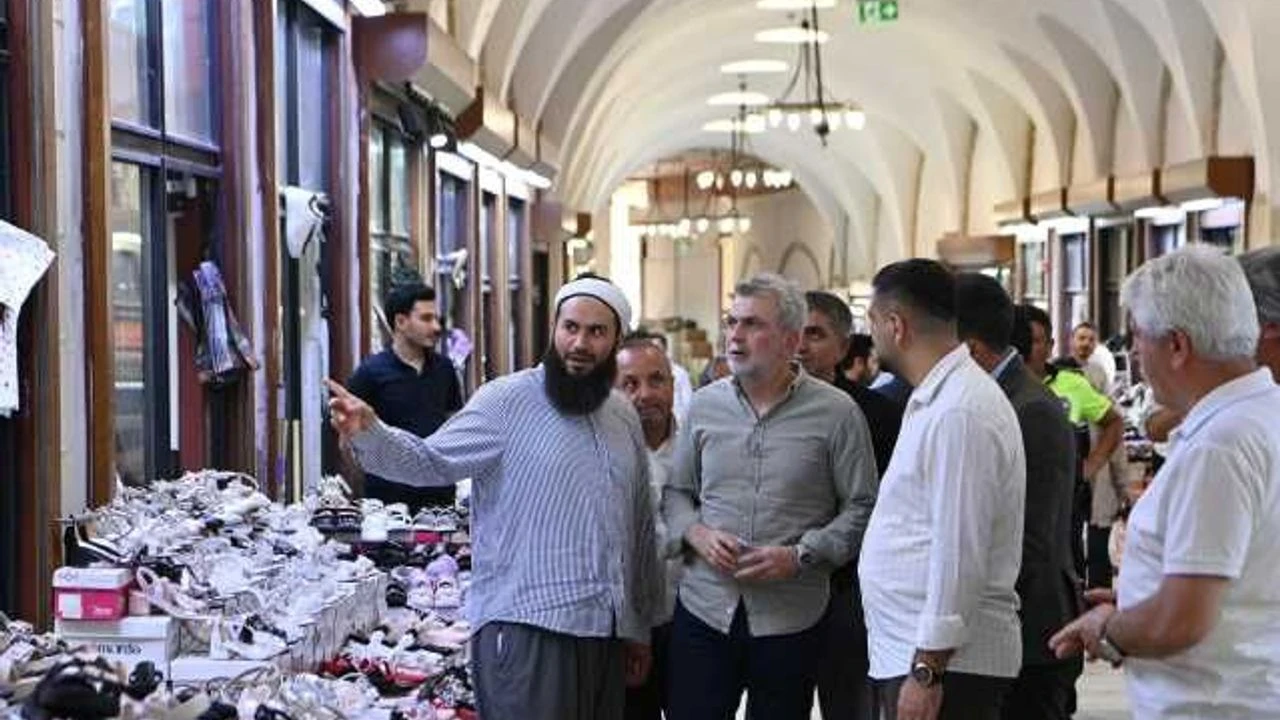 Başkan Görgel, Kapalı Çarşı'da Esnaf ve Vatandaşlarla Bir Araya Geldi