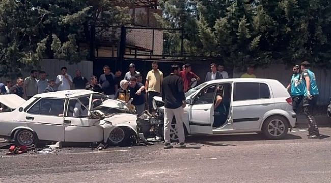 Kahramanmaraş'ta Kuzey Çevre Yolu'nda Feci Kaza! İki Otomobil Çarpıştı, 2 Yaralı