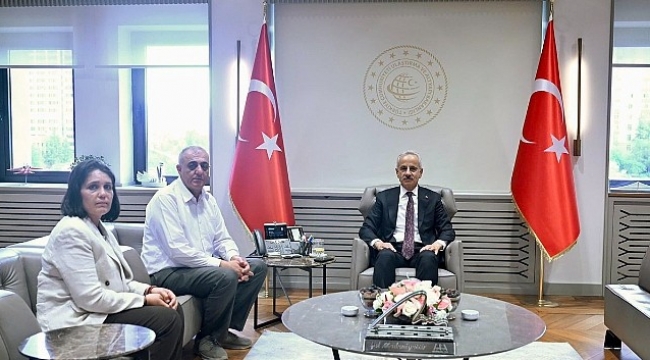 Bakan Uraloğlu, Kahramanmaraş'ta Hayatını Kaybeden Adnan'ın Ailesini Ağırladı