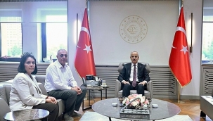 Bakan Uraloğlu, Kahramanmaraş'ta Hayatını Kaybeden Adnan'ın Ailesini Ağırladı
