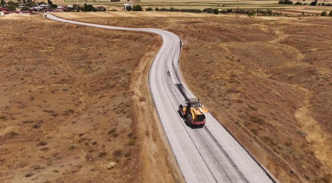 Büyükşehir'den Afşin Kırsalında Ulaşımı İyileştiren Yol Çalışması