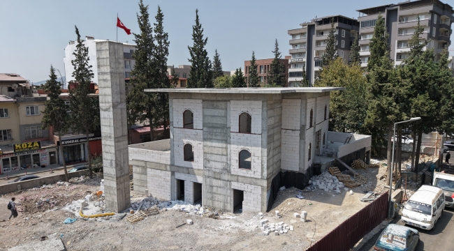 Depremde Hasar Alarak Yıkılan Fatma Gölcü Camii, Hızla Yükseliyor