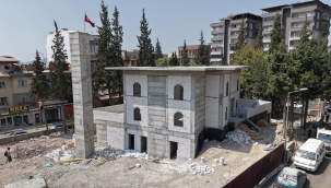 Depremde Hasar Alarak Yıkılan Fatma Gölcü Camii, Hızla Yükseliyor