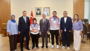 Dünya Şampiyonu Zeynep Sude Bilginer Makamda Ağırlandı