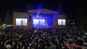 Gripin, Kahramanmaraş Ağustos Fuarı'nda Unutulmaz Bir Konserle Sahne Aldı