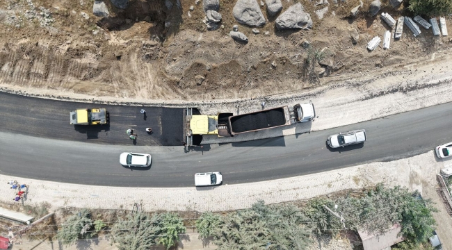 Kahramanmaraş'ta 5 Kilometrelik Yolda Sıcak Asfalt Çalışması Başladı
