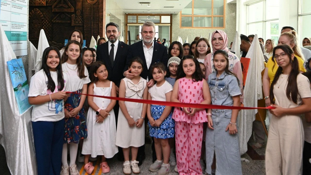 Kahramanmaraş'ta Miniklerin Sanat Yolculuğu Sergiyle Taçlandı