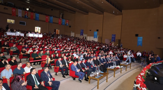 Şiir Okuma Yarışması Türkiye Finali Kahramanmaraş'ta Gerçekleştirildi